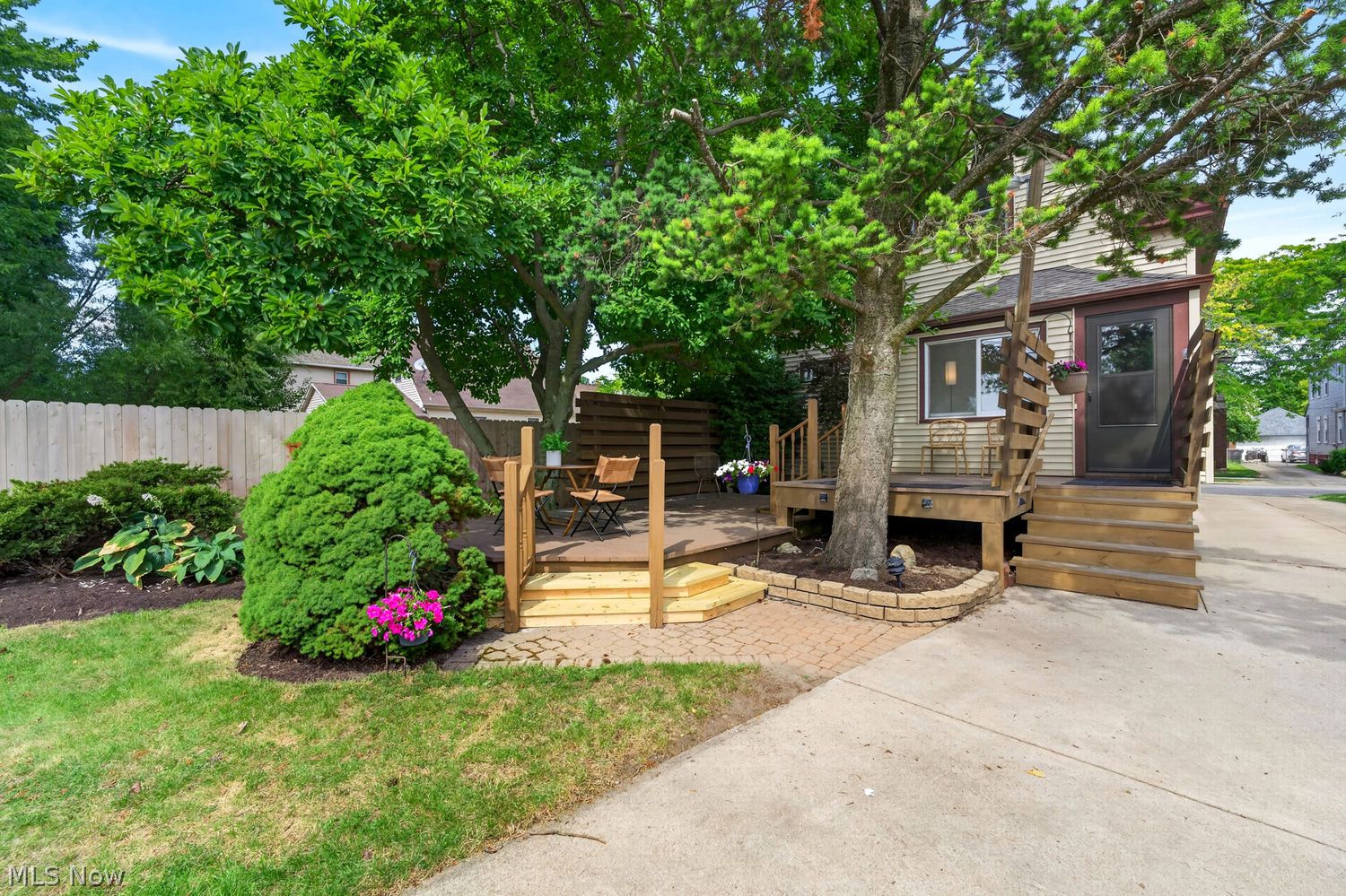 2052 Halstead Avenue Lakewood OH 44107