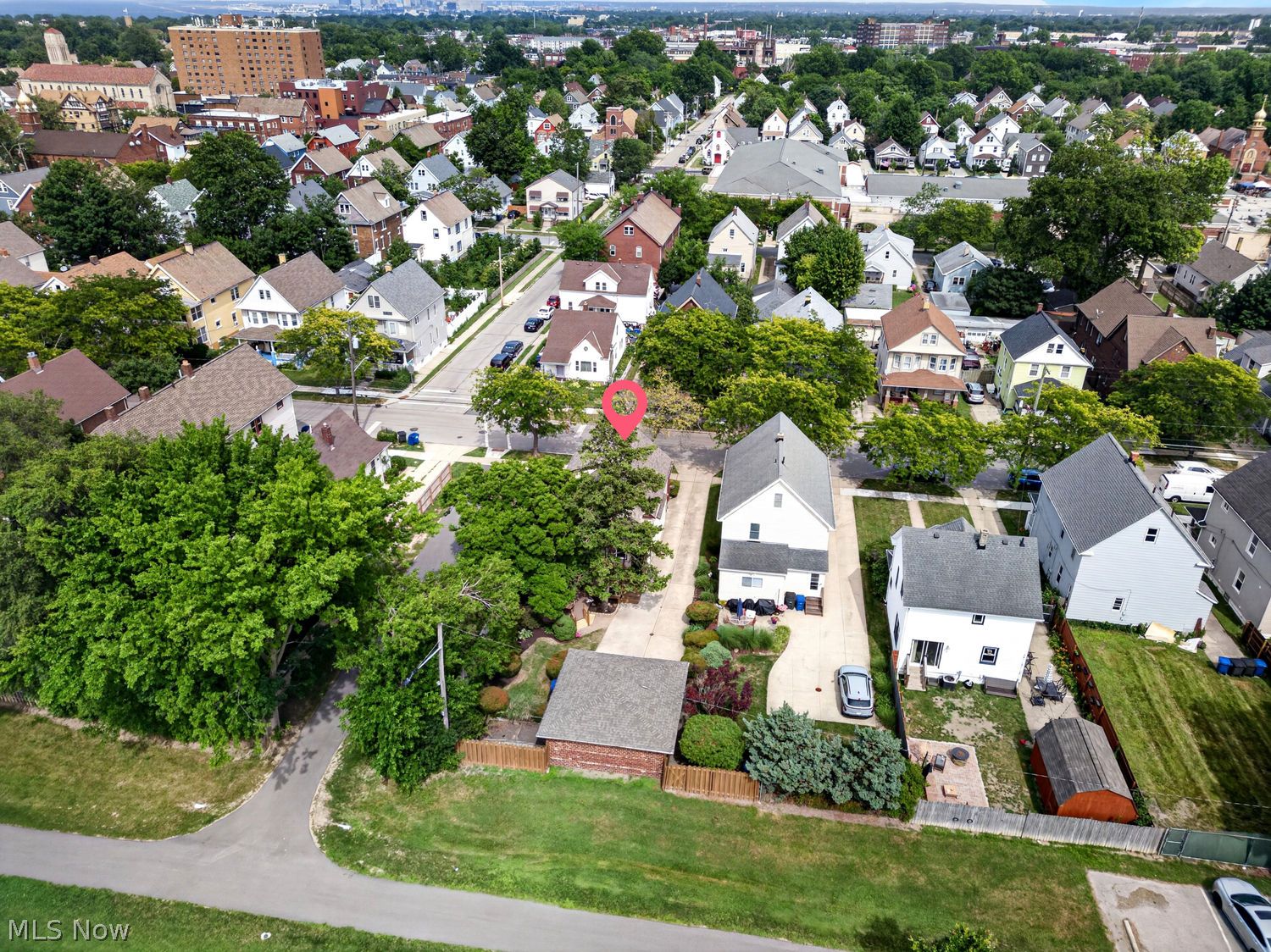 2052 Halstead Avenue Lakewood OH 44107