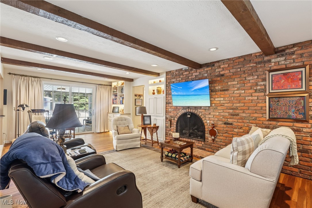 589 Debbington Drive Bay Village OH 44140