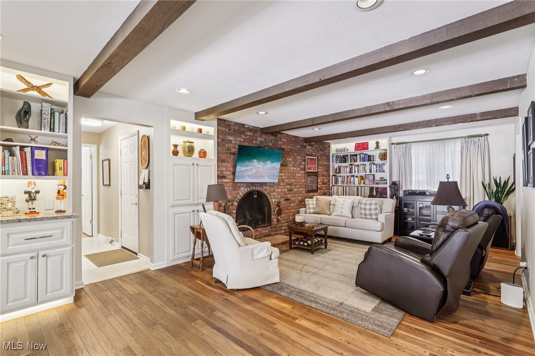 589 Debbington Drive Bay Village OH 44140