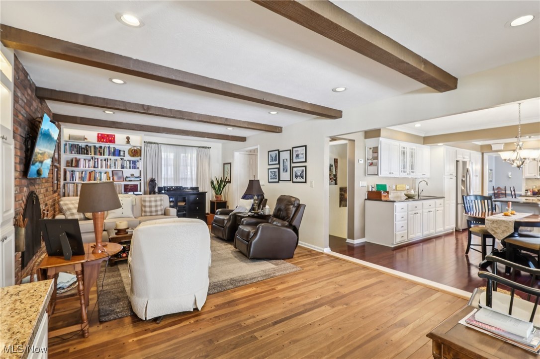 589 Debbington Drive Bay Village OH 44140