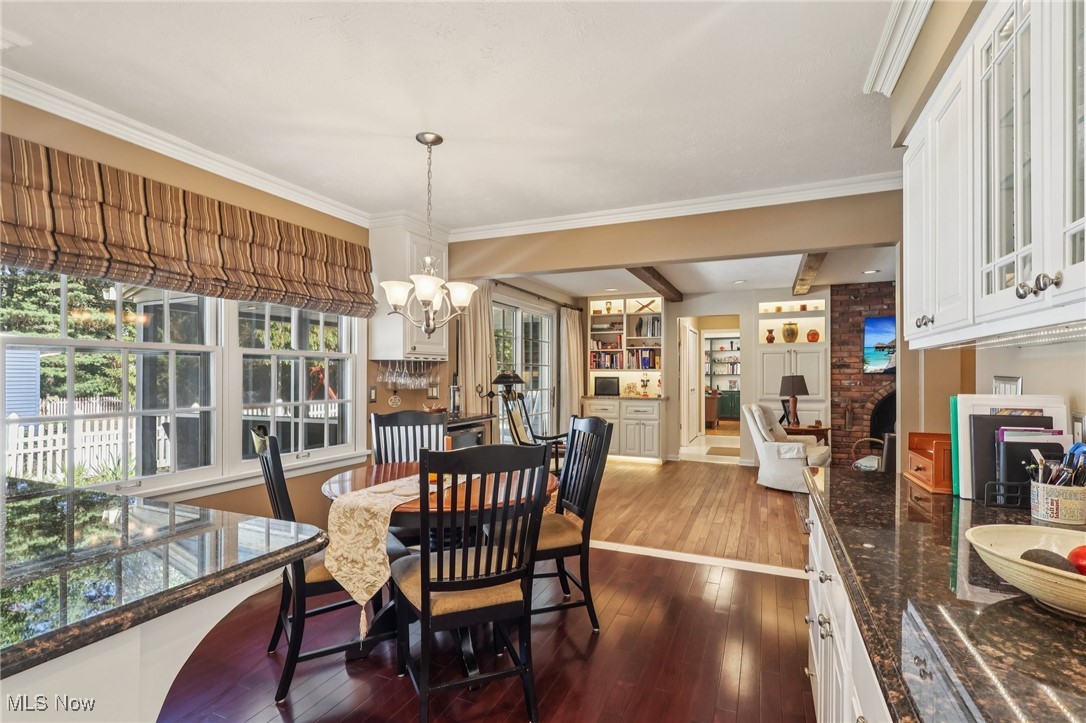 589 Debbington Drive Bay Village OH 44140