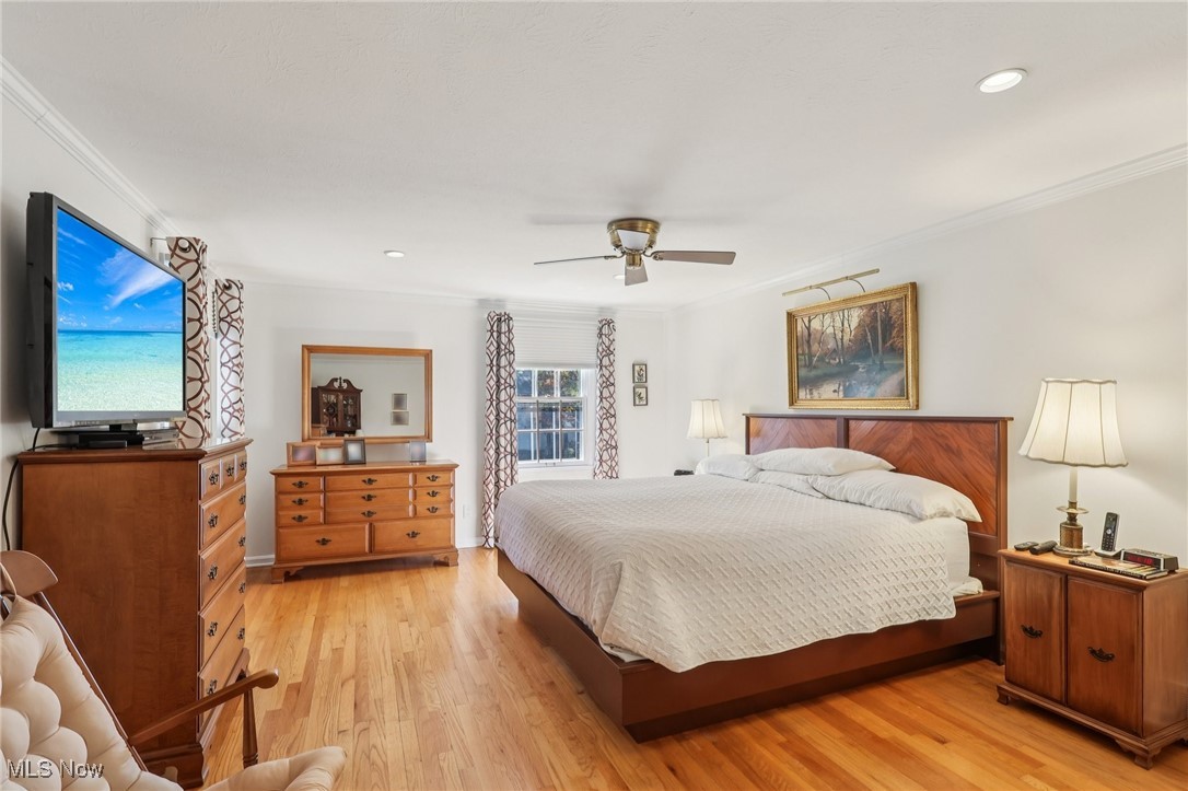 589 Debbington Drive Bay Village OH 44140