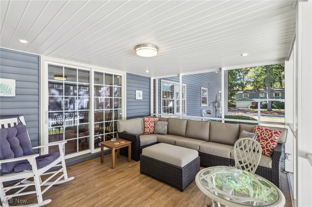 589 Debbington Drive Bay Village OH 44140