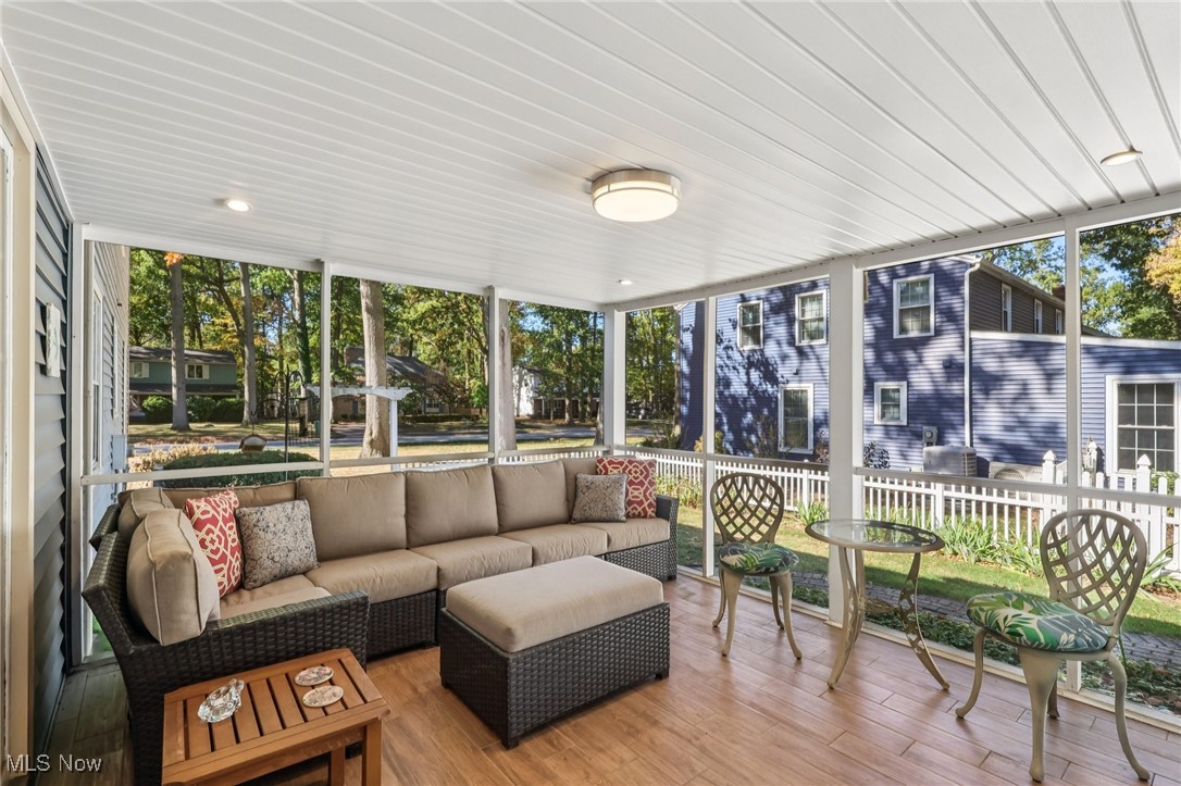 589 Debbington Drive Bay Village OH 44140