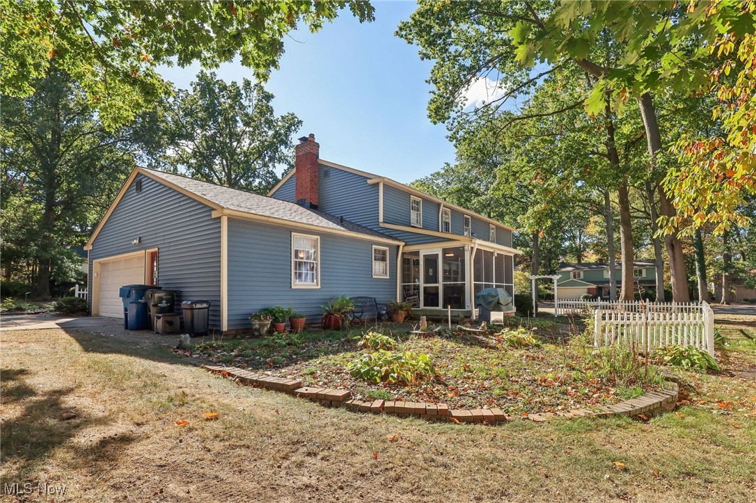 589 Debbington Drive Bay Village OH 44140