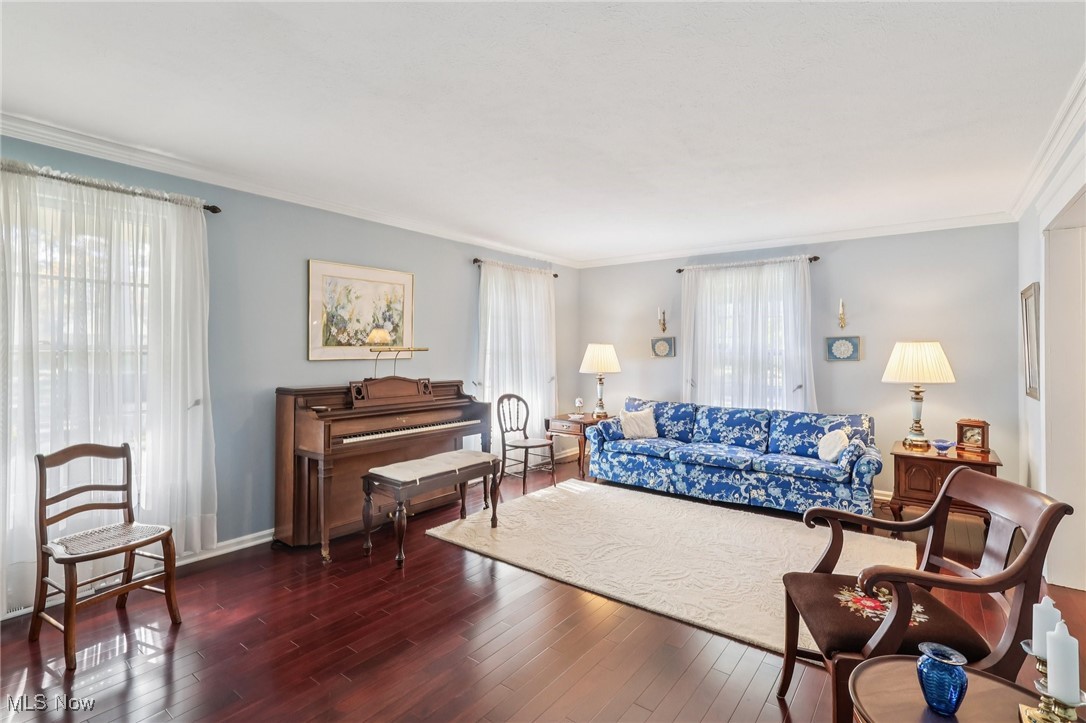 589 Debbington Drive Bay Village OH 44140