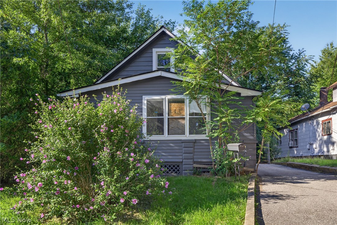 7115 Park Avenue Cleveland OH 44105