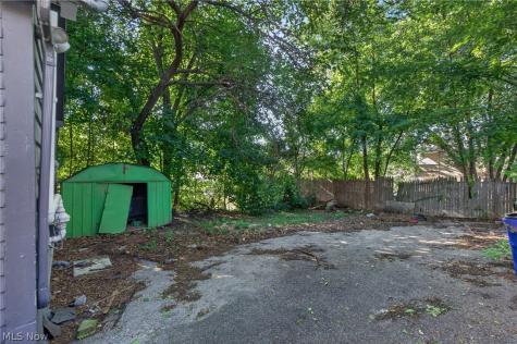 7115 Park Avenue Cleveland OH 44105