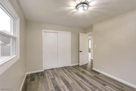 2109 Green Road Cleveland OH 44121