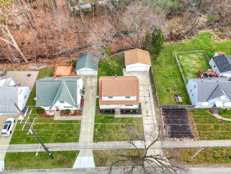 2109 Green Road Cleveland OH 44121