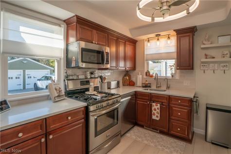 5372 Beacon Road Lyndhurst OH 44124