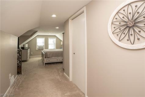 5372 Beacon Road Lyndhurst OH 44124