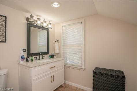5372 Beacon Road Lyndhurst OH 44124