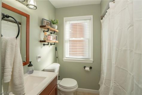 5372 Beacon Road Lyndhurst OH 44124