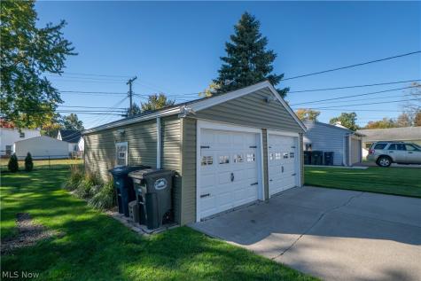 5372 Beacon Road Lyndhurst OH 44124