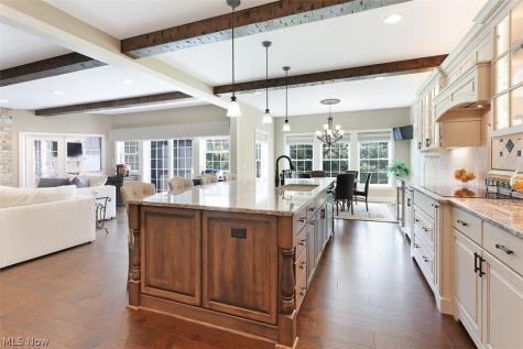 238 Westview Drive Aurora OH 44202