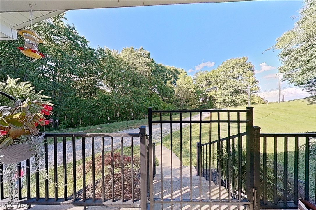 17015 Mcintosh Road Wellsville OH 43968