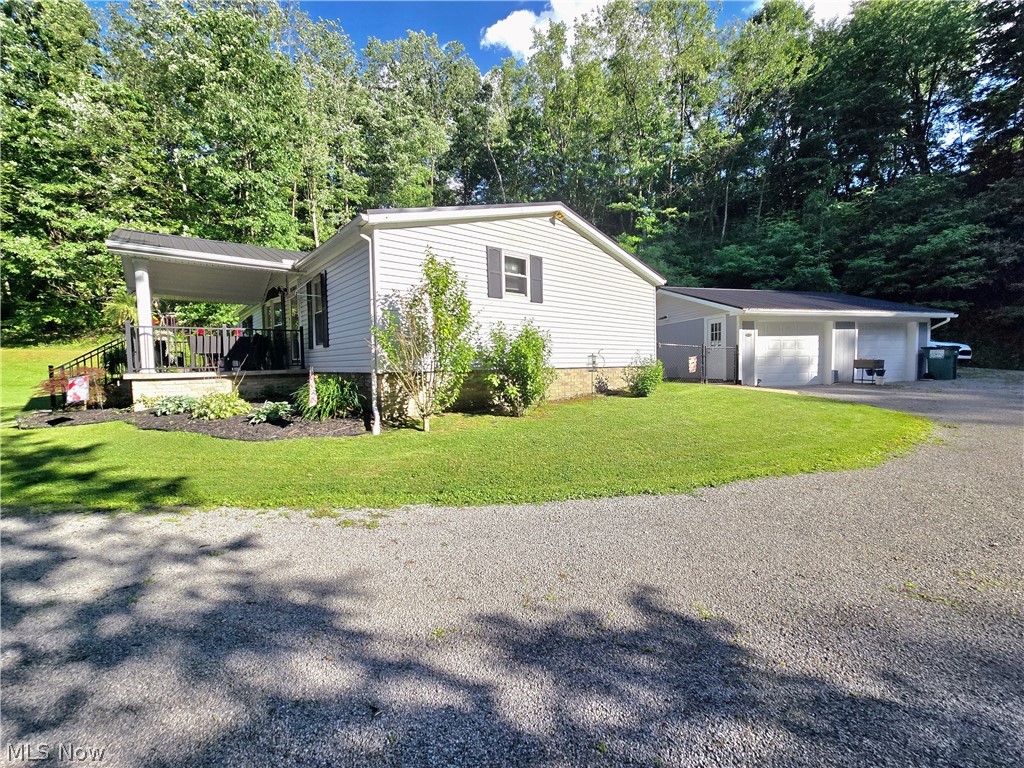 17015 Mcintosh Road Wellsville OH 43968