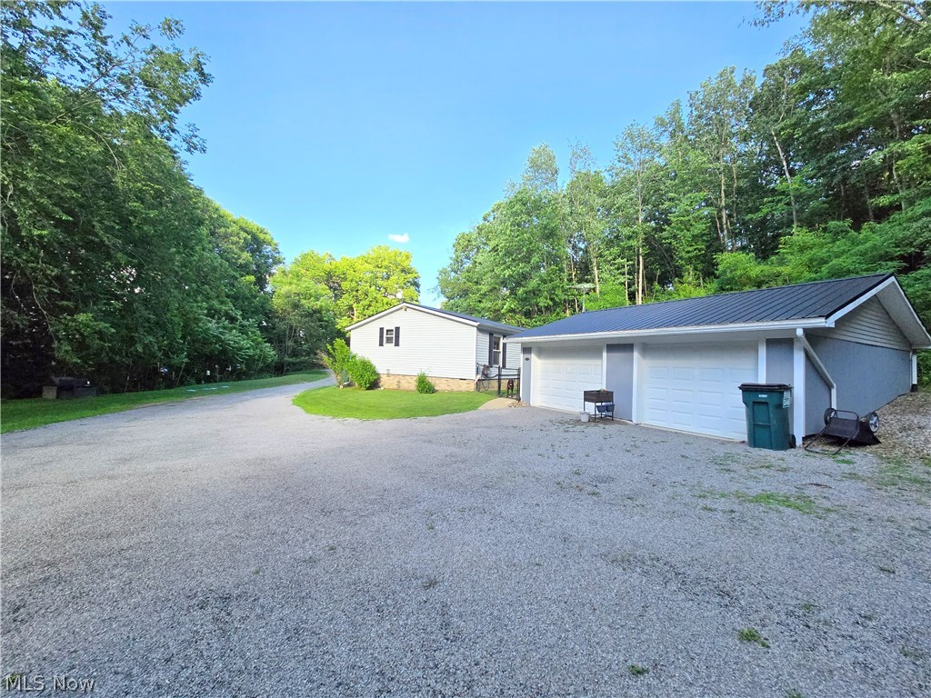 17015 Mcintosh Road Wellsville OH 43968