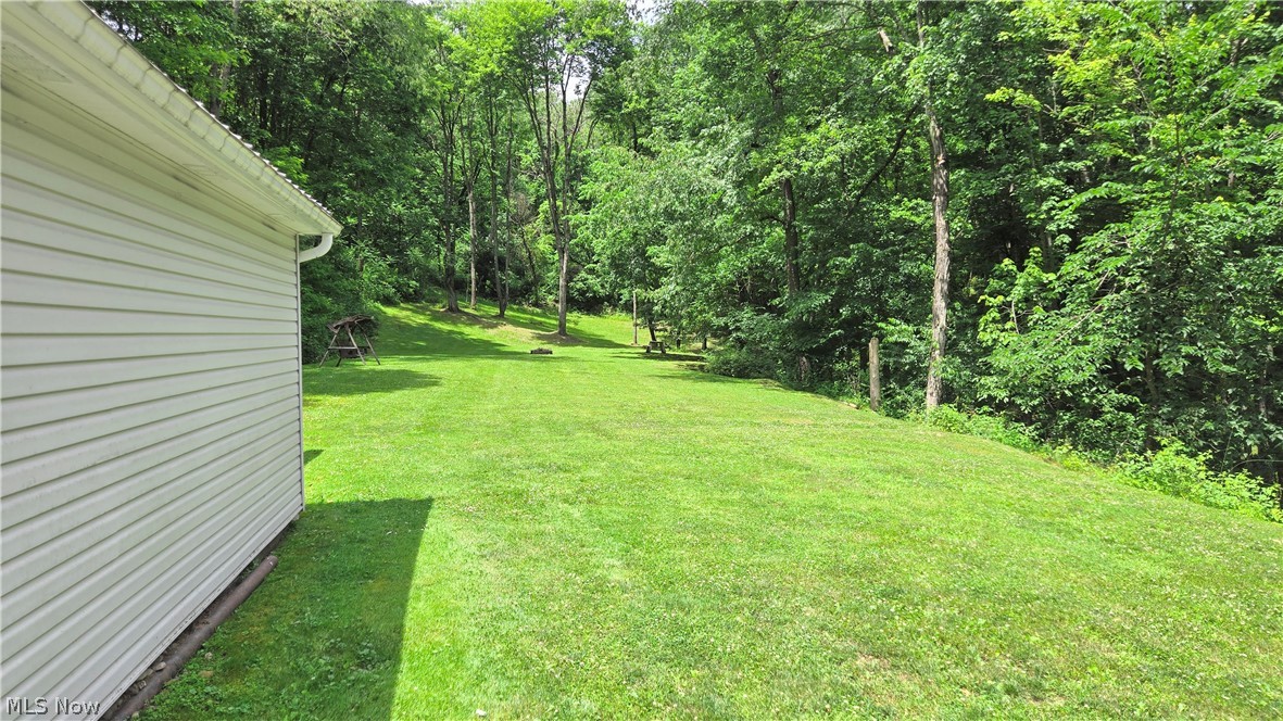 17015 Mcintosh Road Wellsville OH 43968