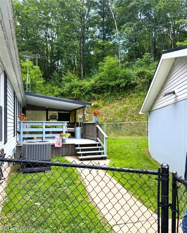 17015 Mcintosh Road Wellsville OH 43968