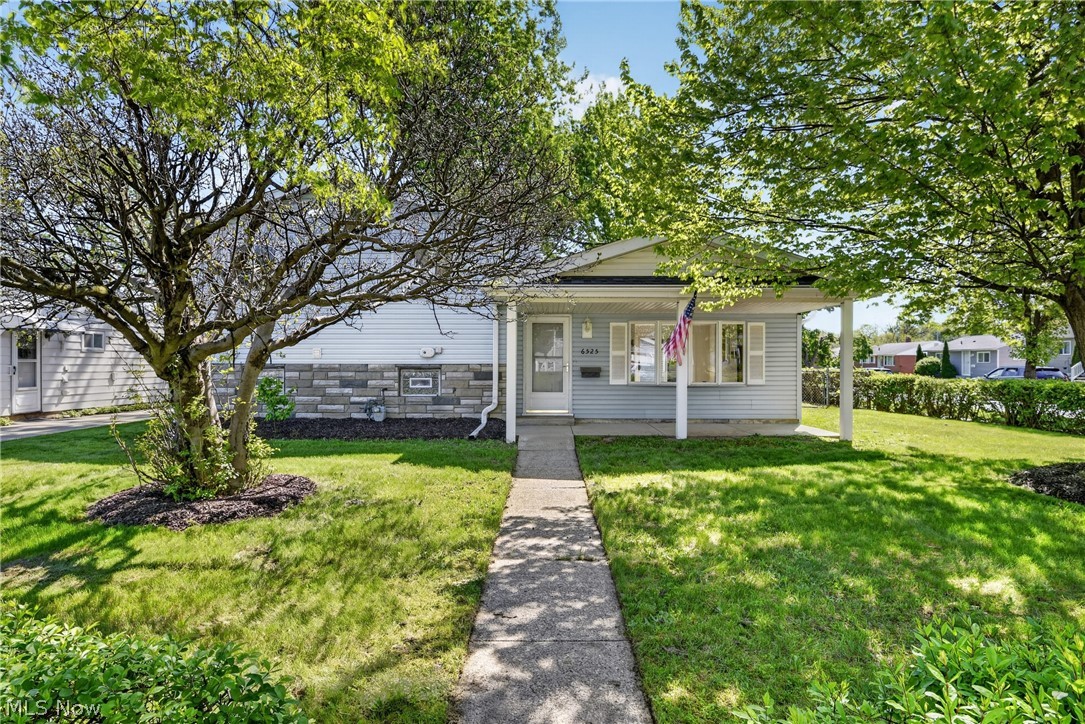 6525 Sandfield Drive Brook Park OH 44142