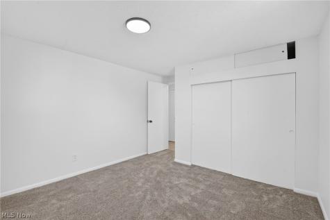 6525 Sandfield Drive Brook Park OH 44142