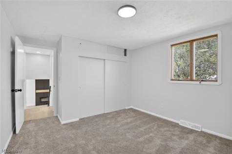 6525 Sandfield Drive Brook Park OH 44142