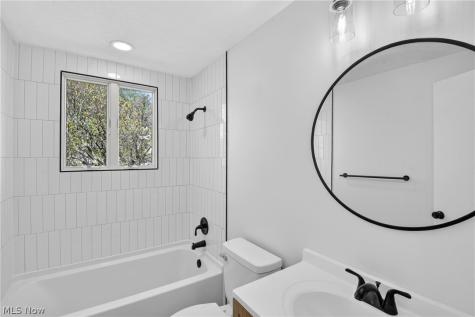 6525 Sandfield Drive Brook Park OH 44142