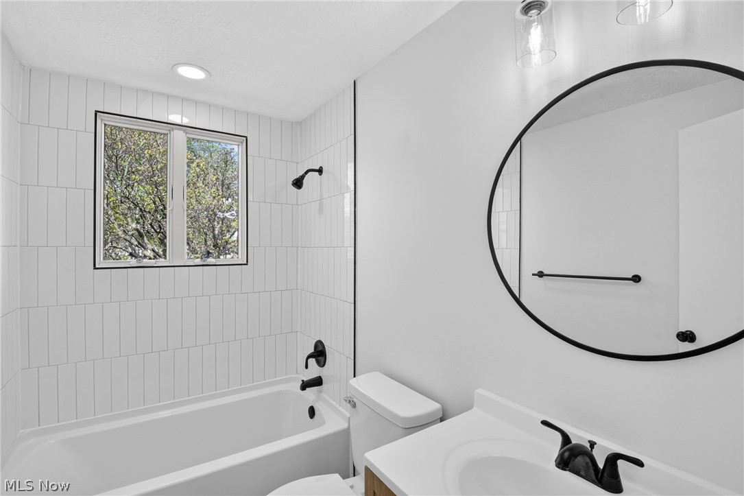6525 Sandfield Drive Brook Park OH 44142