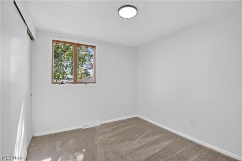 6525 Sandfield Drive Brook Park OH 44142
