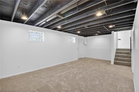 6525 Sandfield Drive Brook Park OH 44142