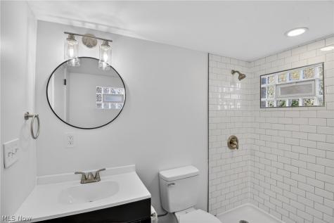 6525 Sandfield Drive Brook Park OH 44142