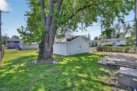 6525 Sandfield Drive Brook Park OH 44142