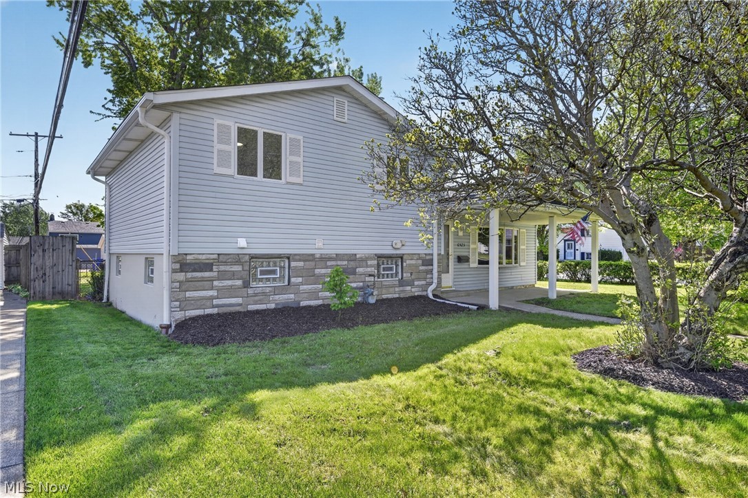 6525 Sandfield Drive Brook Park OH 44142
