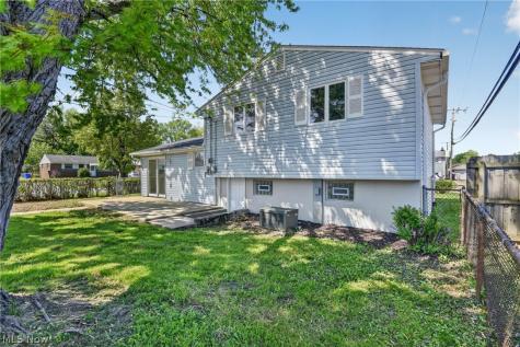 6525 Sandfield Drive Brook Park OH 44142