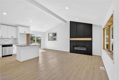 6525 Sandfield Drive Brook Park OH 44142