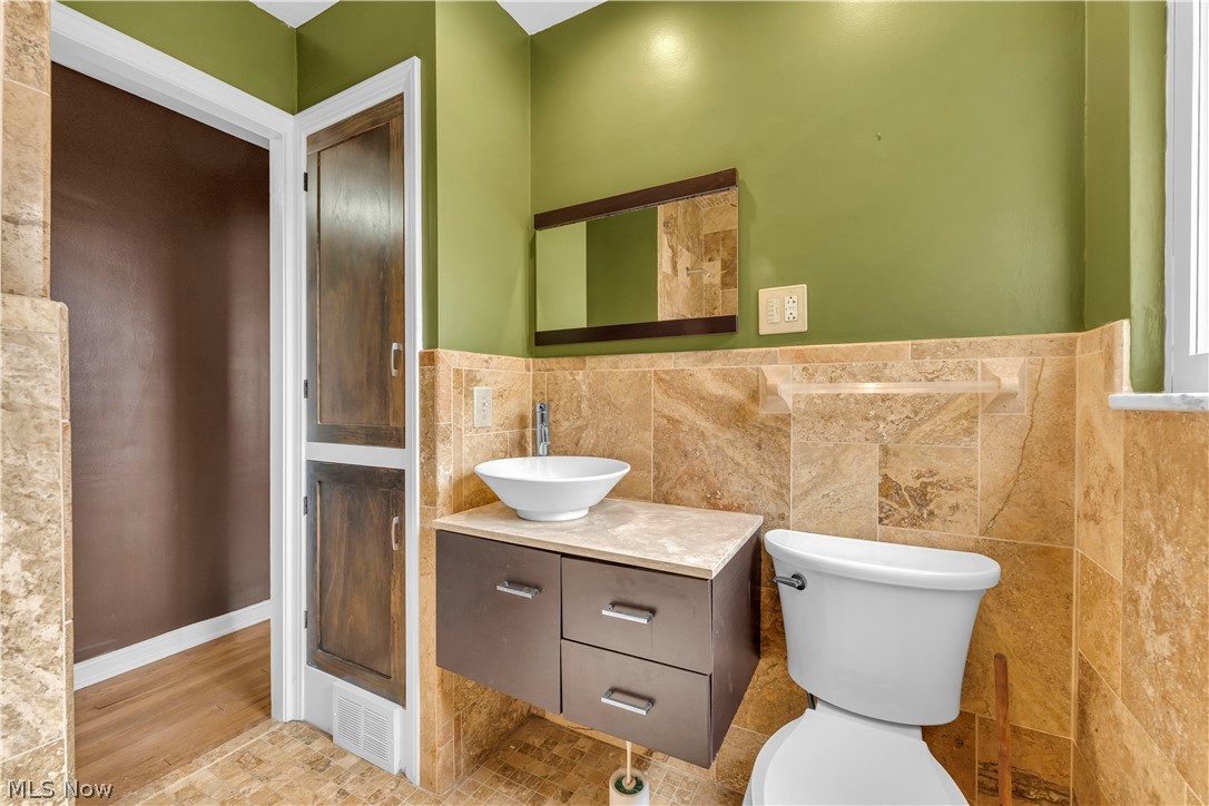 4824 W 58th Street Cleveland OH 44144
