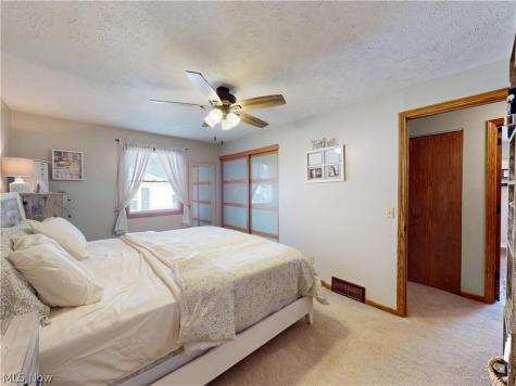 5411 Oakcliff Street SW Canton OH 44706