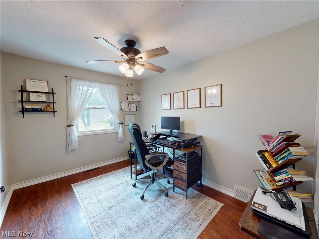 5411 Oakcliff Street SW Canton OH 44706
