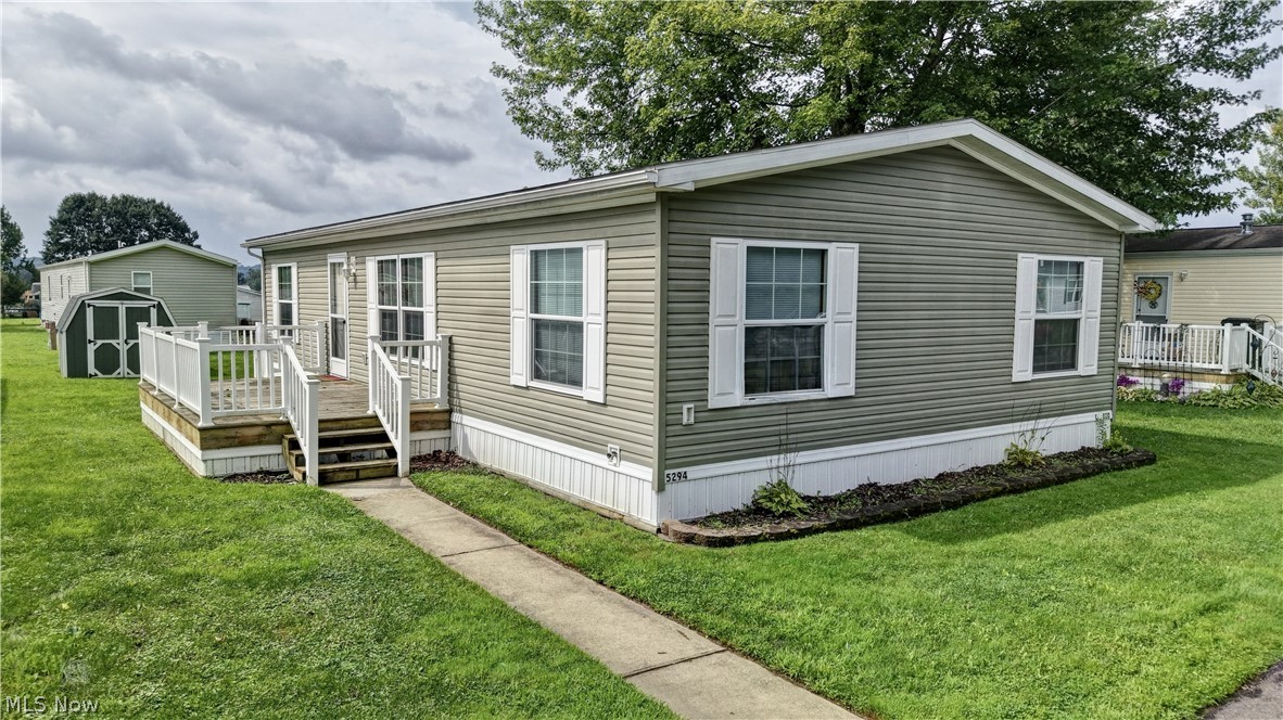 5294 NE L Street Magnolia OH 44643