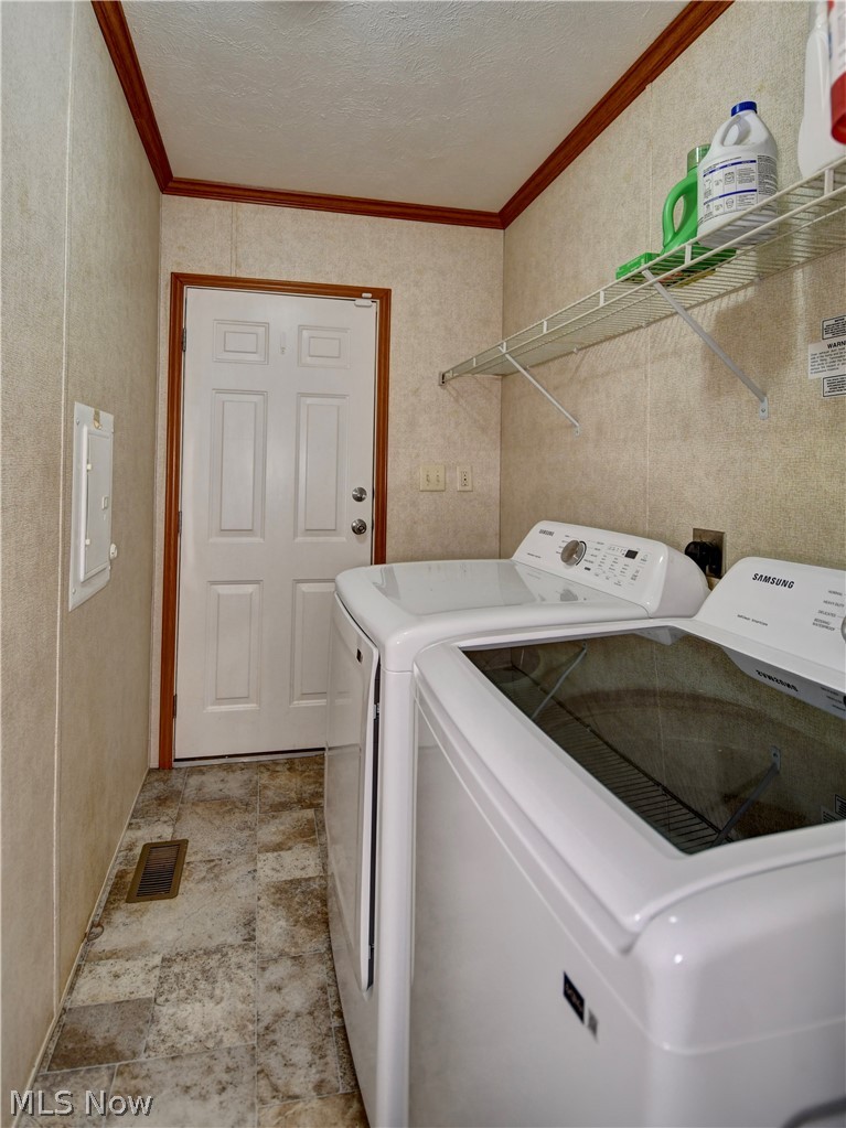 5294 NE L Street Magnolia OH 44643