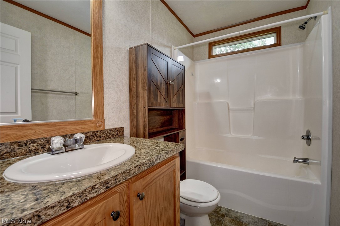 5294 NE L Street Magnolia OH 44643