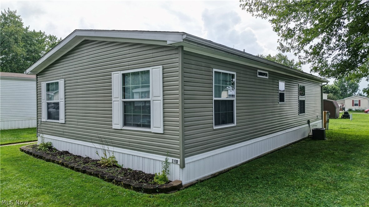 5294 NE L Street Magnolia OH 44643