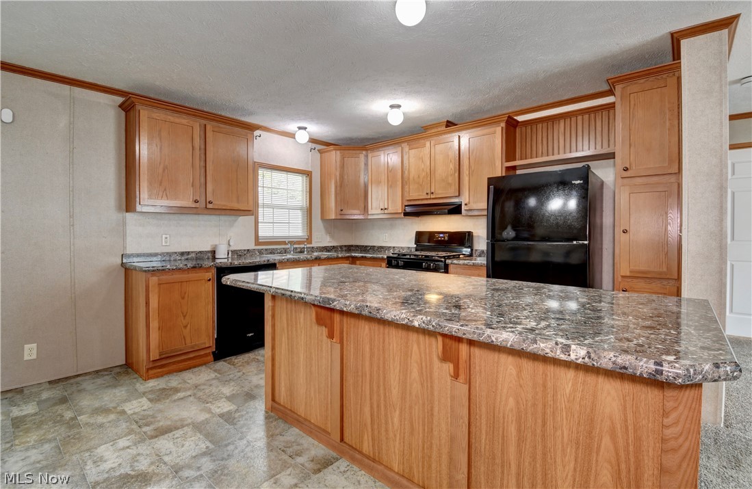 5294 NE L Street Magnolia OH 44643