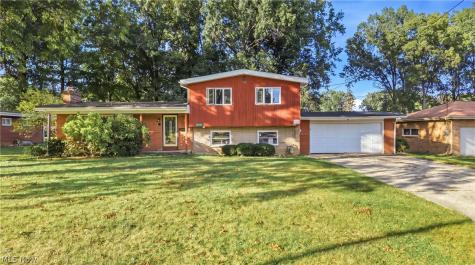 448 E Montrose Street Youngstown OH 44505