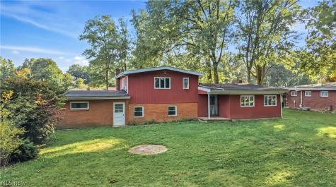 448 E Montrose Street Youngstown OH 44505