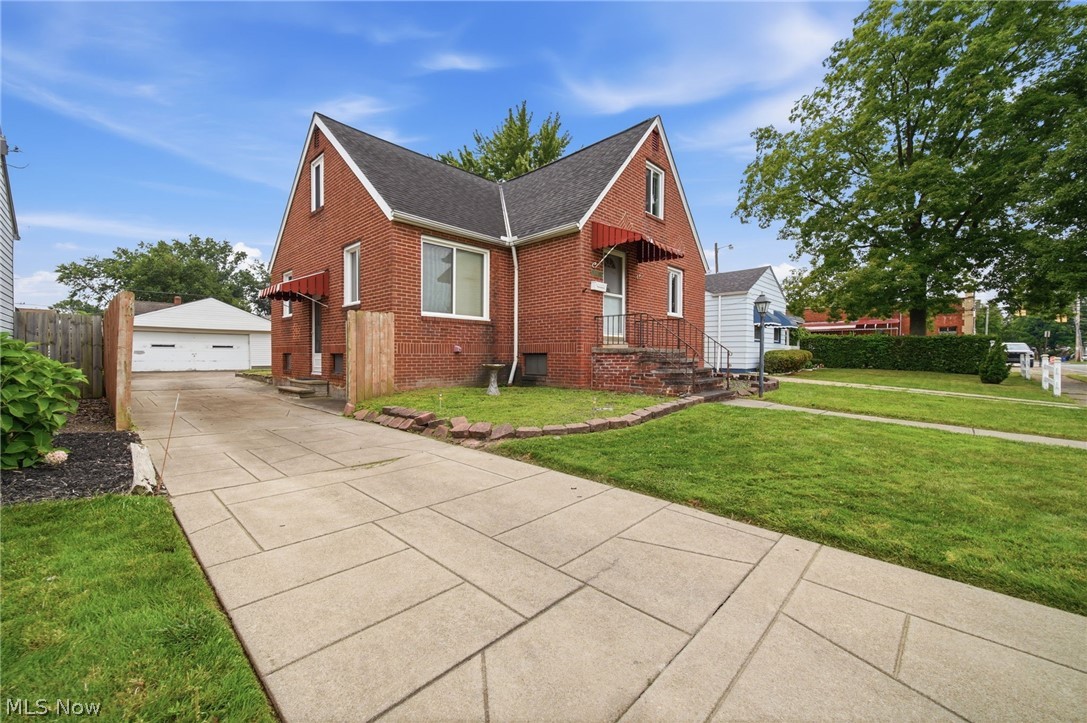 13917 Emery Avenue Cleveland OH 44135