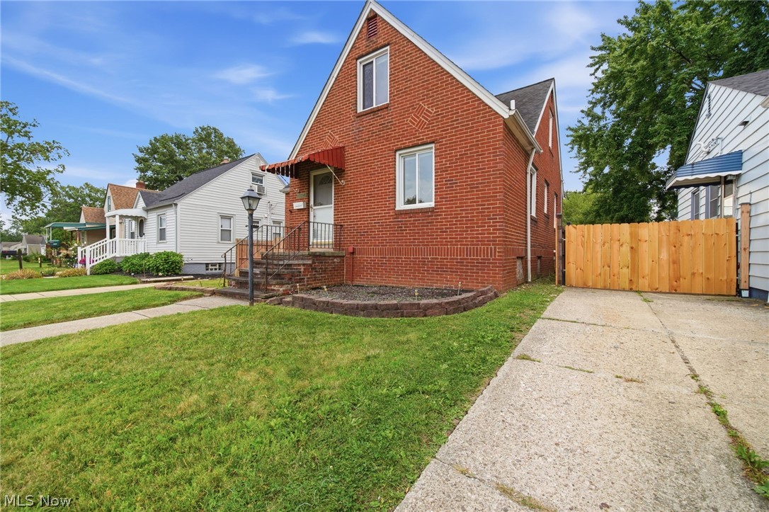 13917 Emery Avenue Cleveland OH 44135